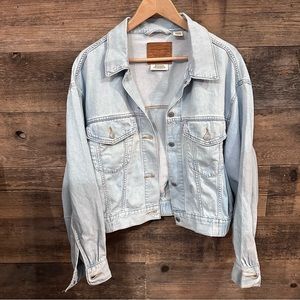 Levi’s cropped trucker jacket